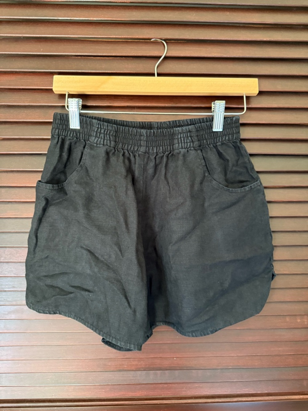 Linenfox Black Elastic-Waist Linen Blend Shorts